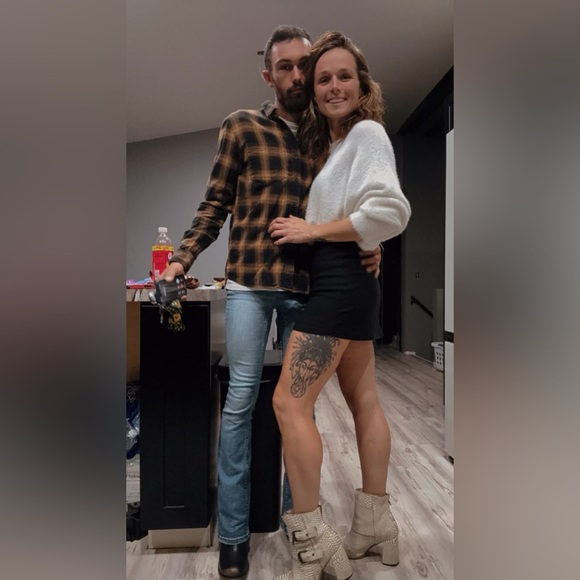 Meet your Posher, Alex - Picture 1 of 1